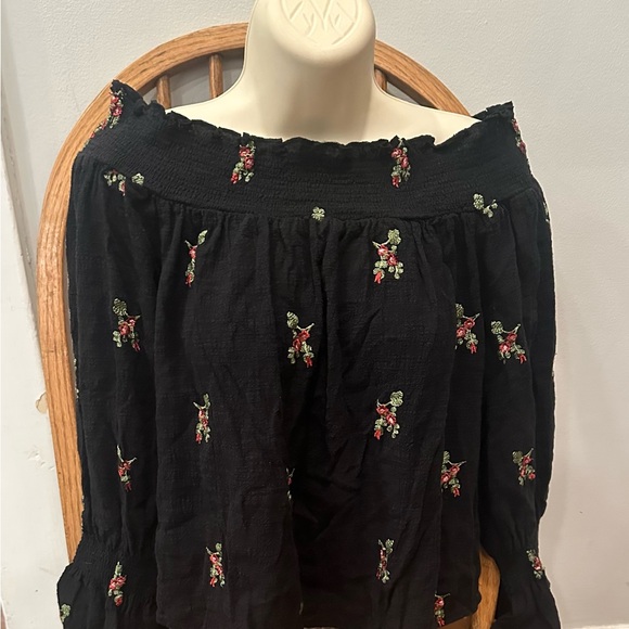 Altar’d state off shoulder top - Picture 3 of 5